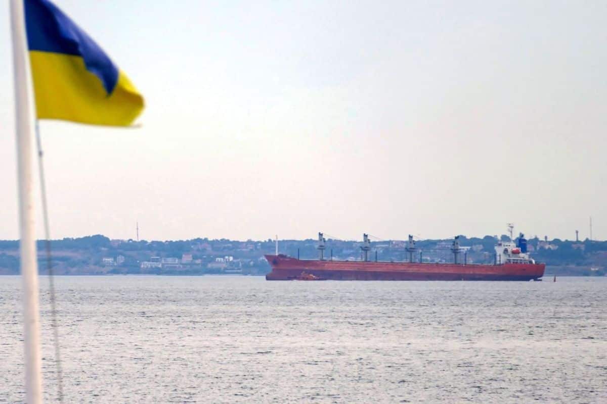 Ukraine asks Turkey to help secure Black Sea shipping amid $10 billion export risk