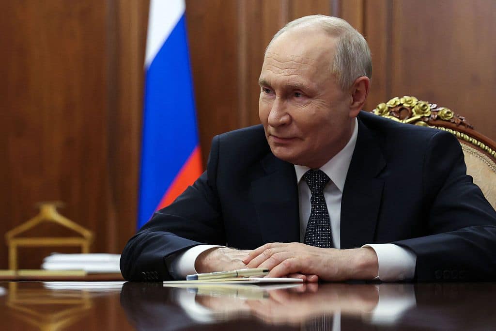 Putin signs law restricting Russians convicted in absentia