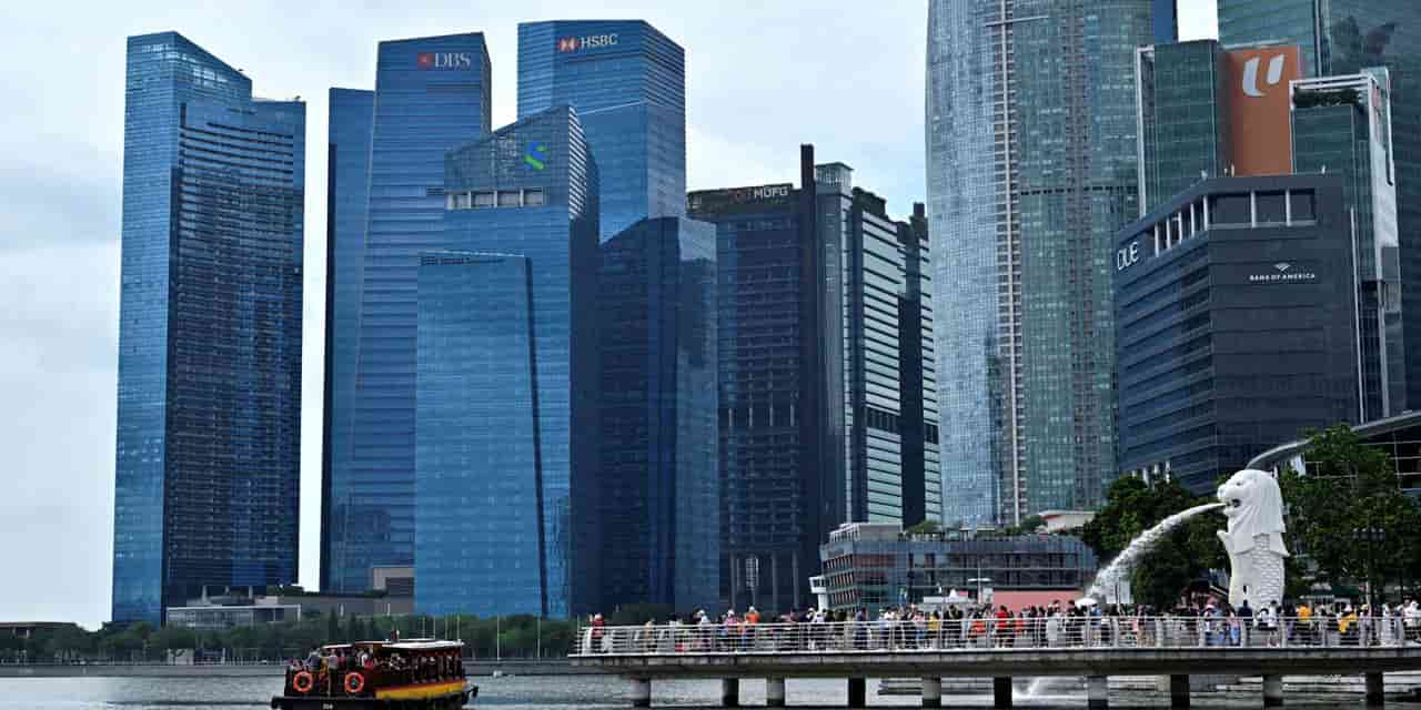 Singapore Expands Elite Visa Program to Lure Top Fund Managers