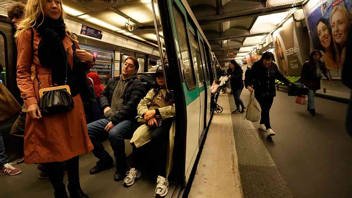 French police arrest suspect after three women stabbed in Paris metro
