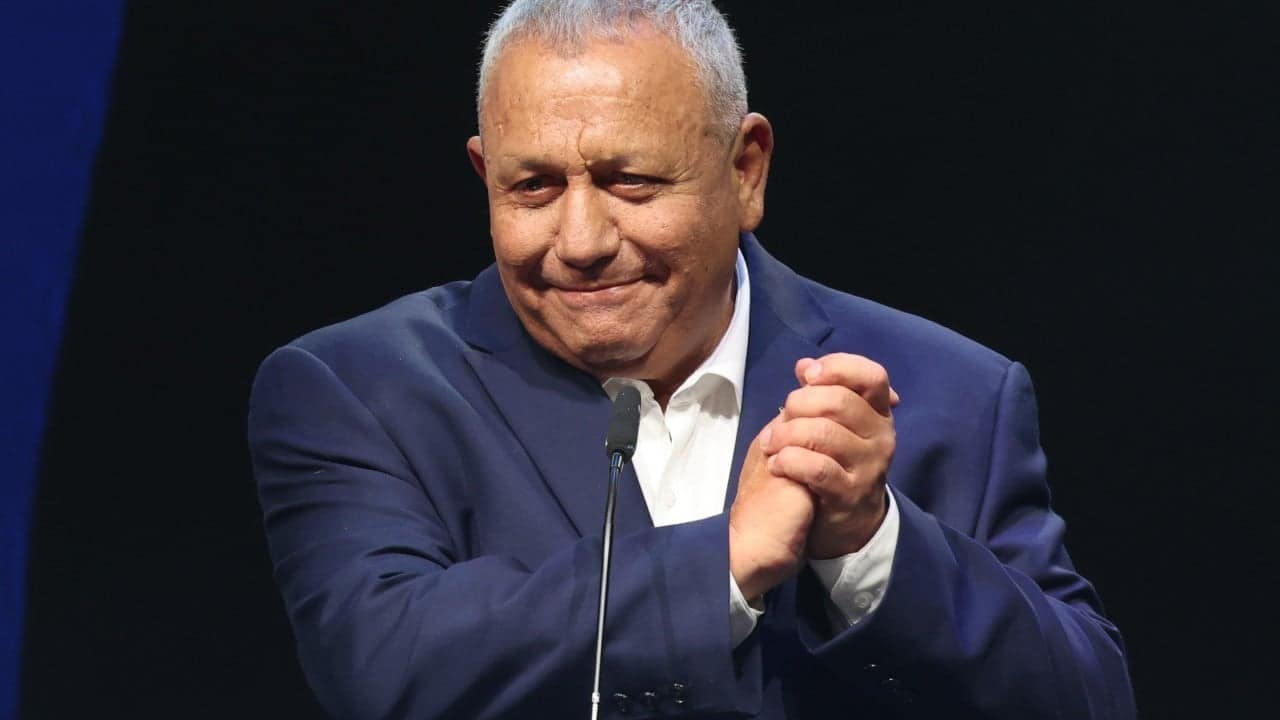 Former military chief aims to unseat Netanyahu in Israel