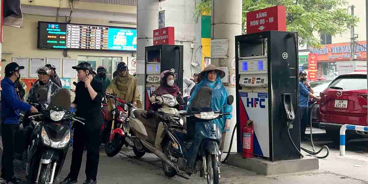 Vietnam extends fuel tax breaks through 2026 amid supply worries