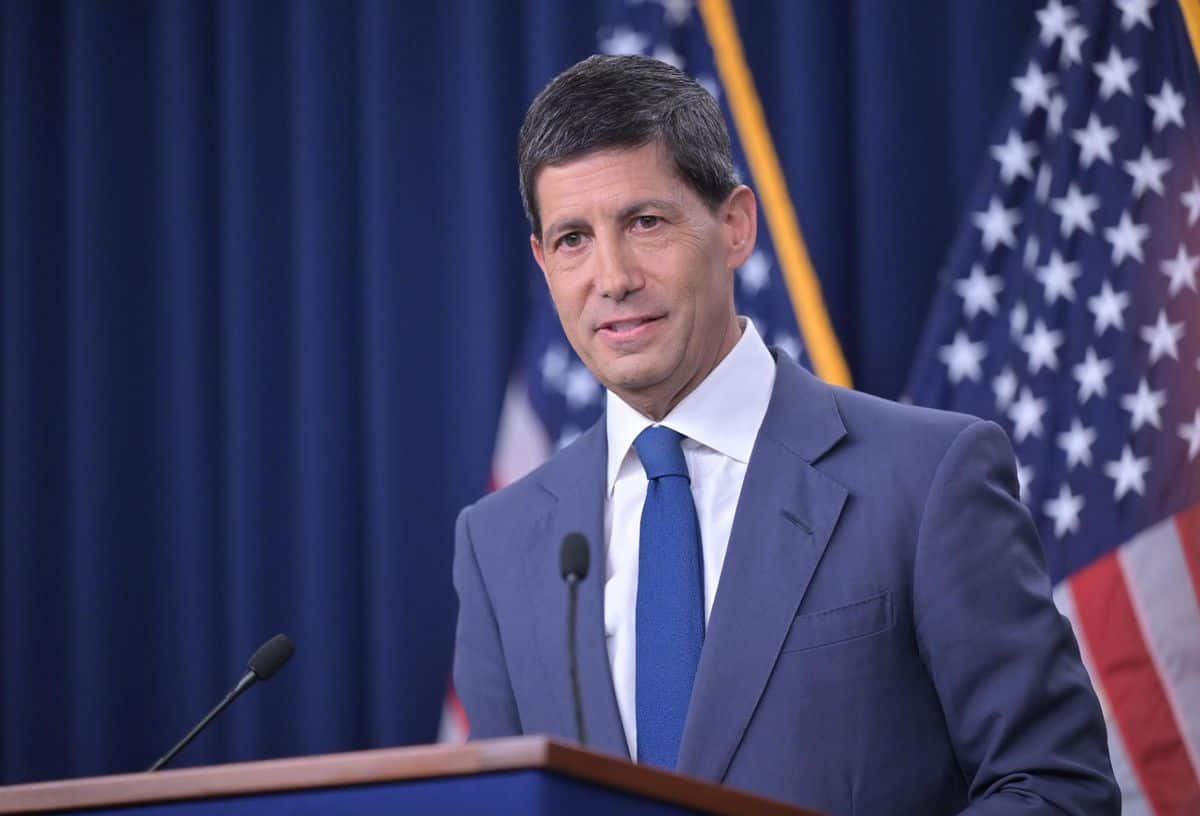 Treasuries Hover Around 4.7% As Wall Street Questions If Warsh Is A 'Dove In Hawk's Clothing'