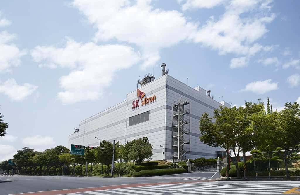 SK Inc. to sell SK Siltron stake to Doosan for 2.3 trillion won