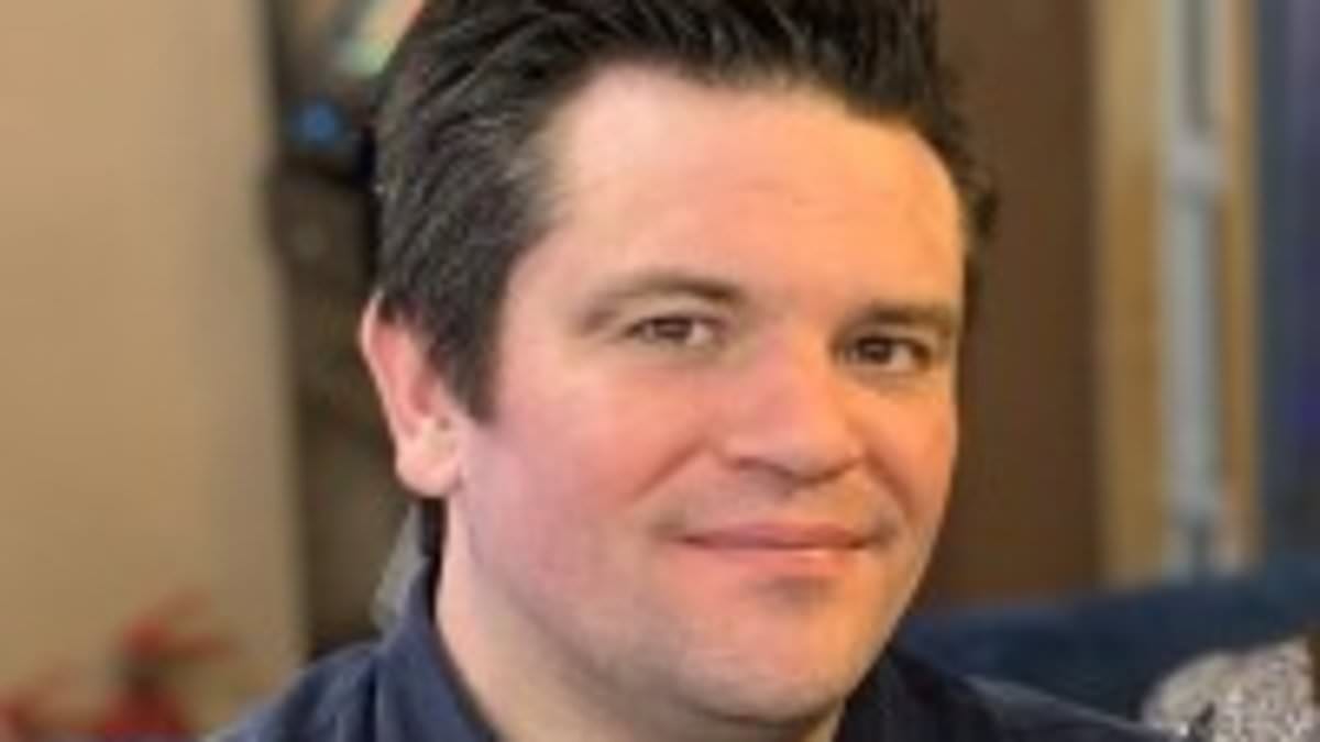 Tory campaign chief and wife admit cheating in election date bets