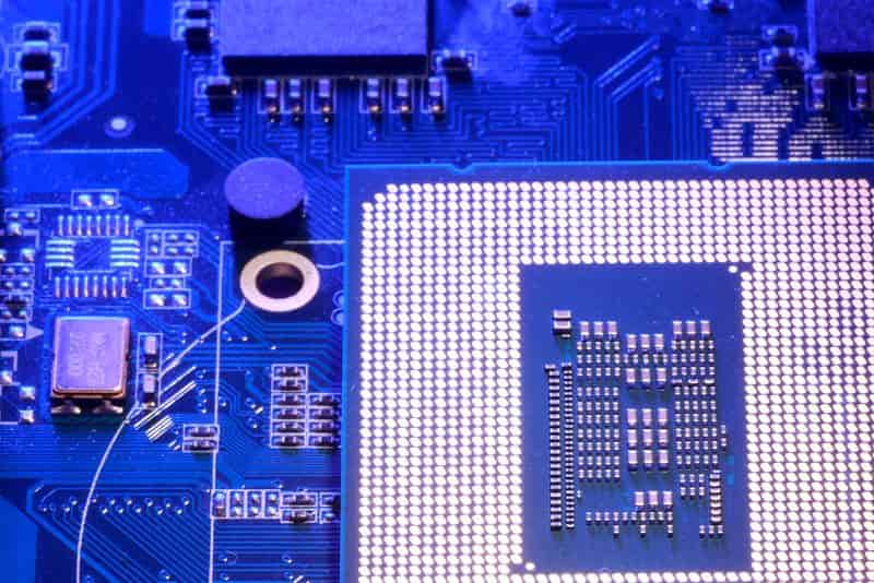 Global Tech Stocks Tumble Amidst SpaceX Bond Issue and AI Spending Concerns