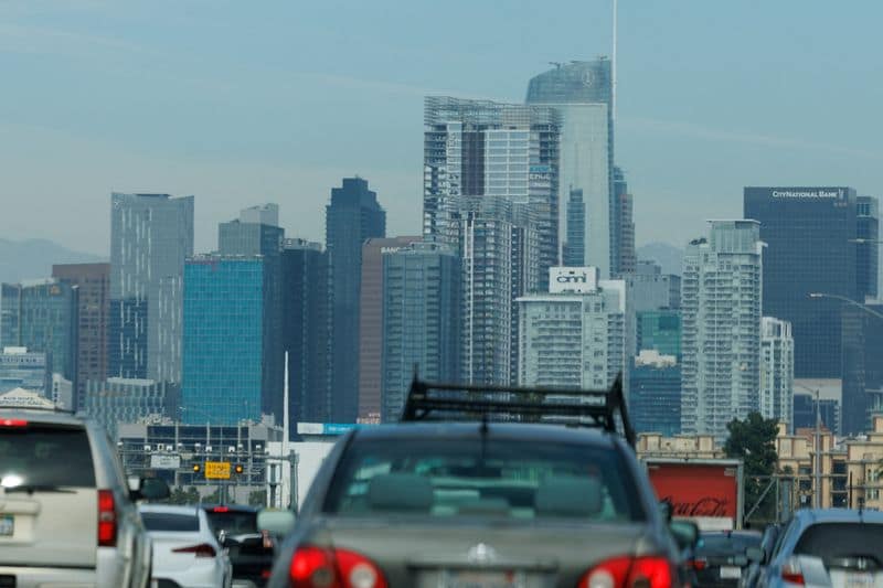 Automakers threaten California sales halt over new vehicle tracking law