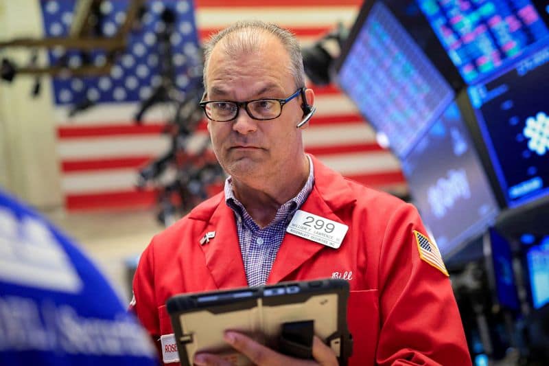 Asian stocks mixed as tech sell-off continues