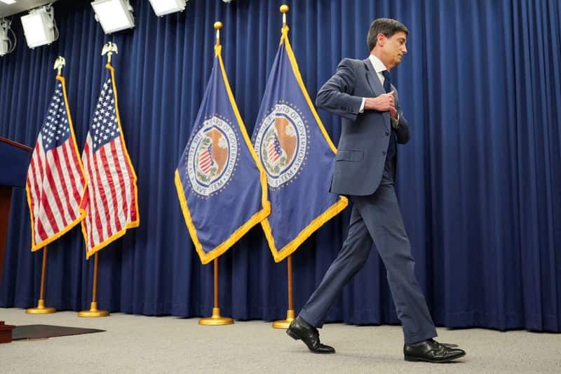 Supreme Court to rule on Fed Governor's job, impacting Fed Chair Warsh's tenure