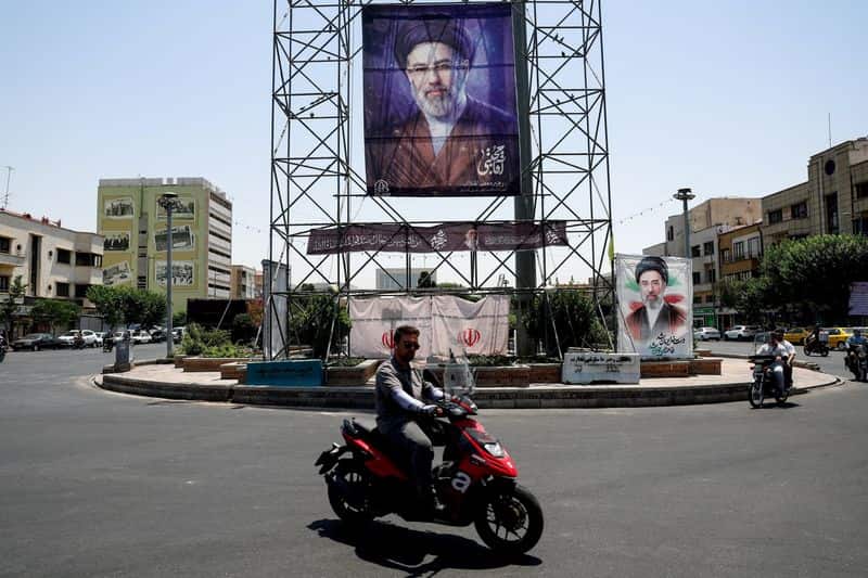 US and Iran agree to pause strikes and resume talks in Qatar