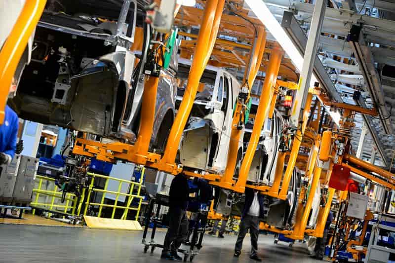 Volkswagen management seeks more job cuts beyond current agreements