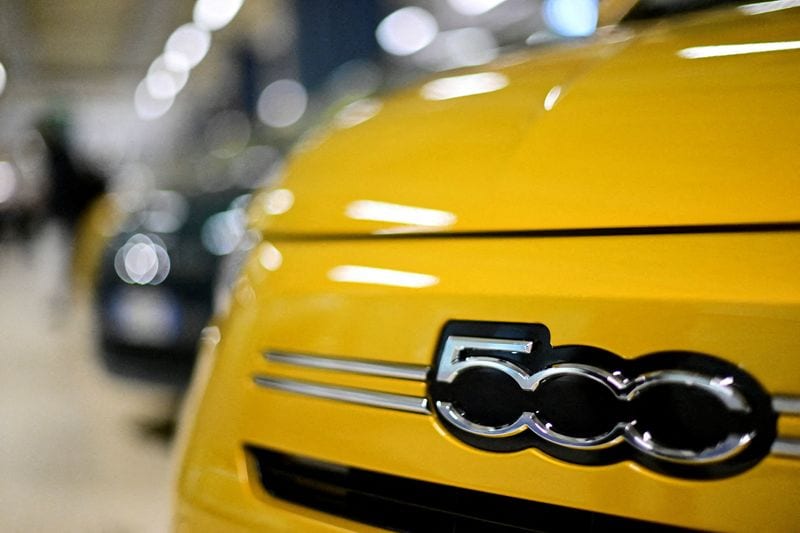 Stellantis extends Fiat 500 factory stoppage due to parts shortages