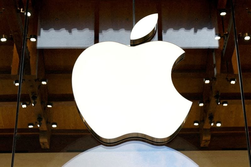 Apple Accelerates Software Updates Amid AI Cybersecurity Threats