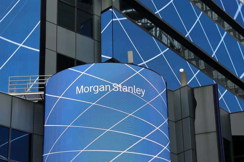Oppenheimer downgrades major US investment banks, favors alternative asset managers