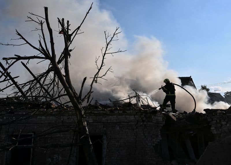 Russian glide bombs kill 4, injure dozens in Ukraine cities