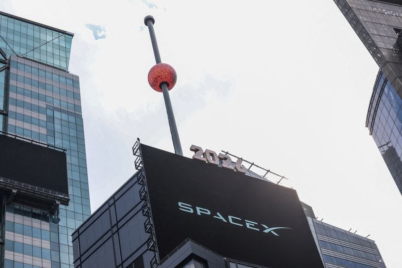 Short sellers boost SpaceX bets, incurring significant losses