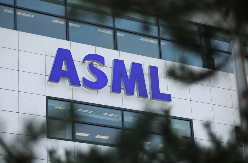 EU chip sector faces 'bleak future' due to China, US risks: report