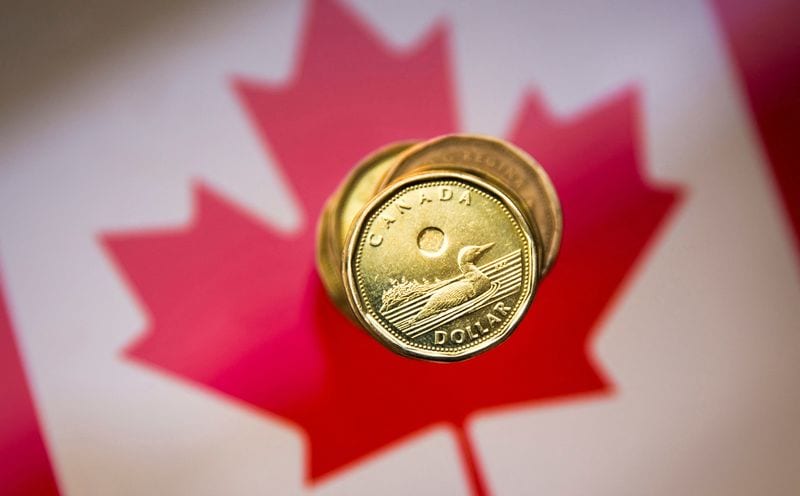 Analysts cut Canadian dollar forecasts amid USMCA uncertainty