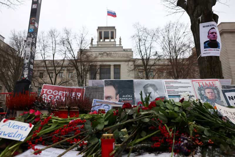 EU Sanctions Six Over Navalny Poisoning Toxin