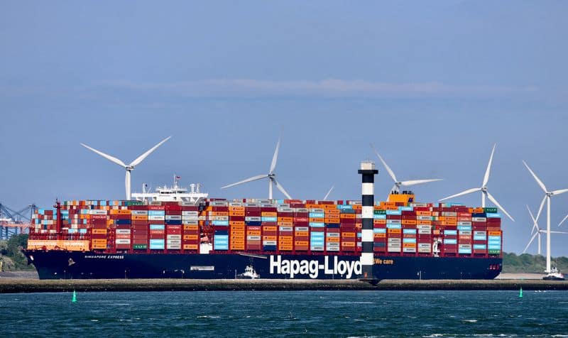 Maersk, Hapag-Lloyd to Resume Suez Canal Sailings for ME11 Service