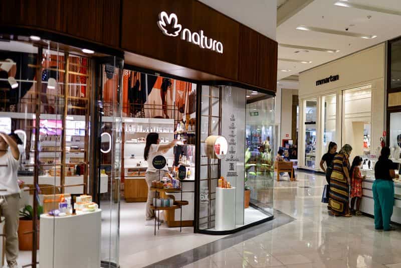 Natura's Q2 Revenue Declines 9-10% Amid Restructuring