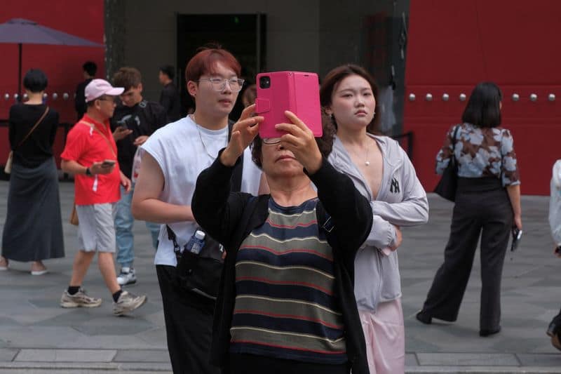 China smartphone shipments fall for fifth straight quarter as costs rise