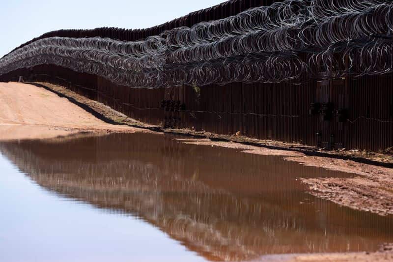 Mexico to file criminal complaints over migrant deaths in US custody