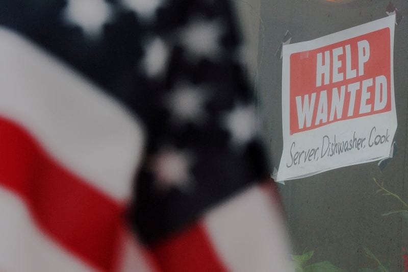 US jobless claims fall, signaling stable labor market