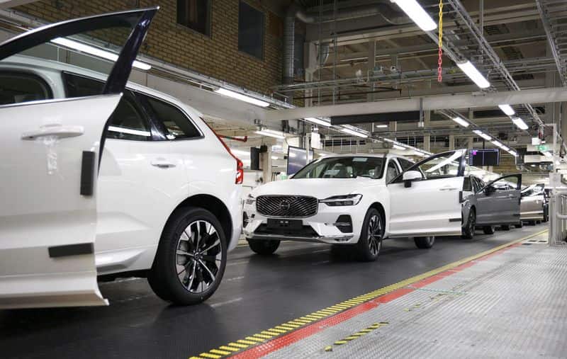 Volvo Cars reports Q2 operating loss on impairments, restructuring