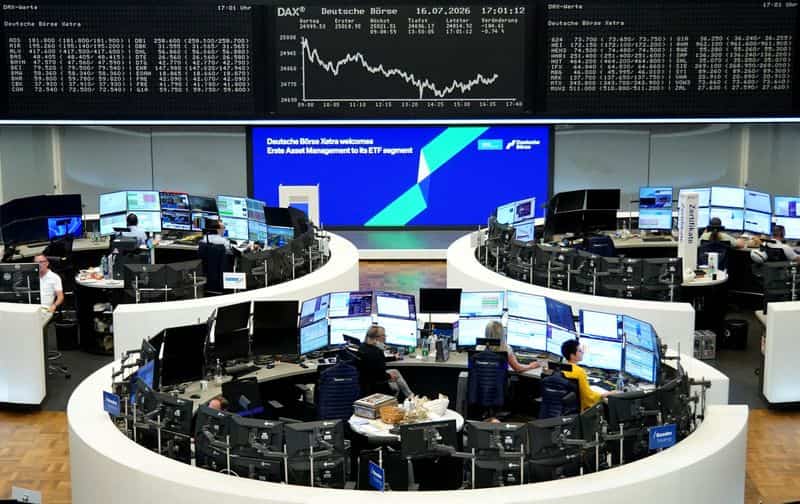 European shares slip as tech selloff, Mideast tensions weigh