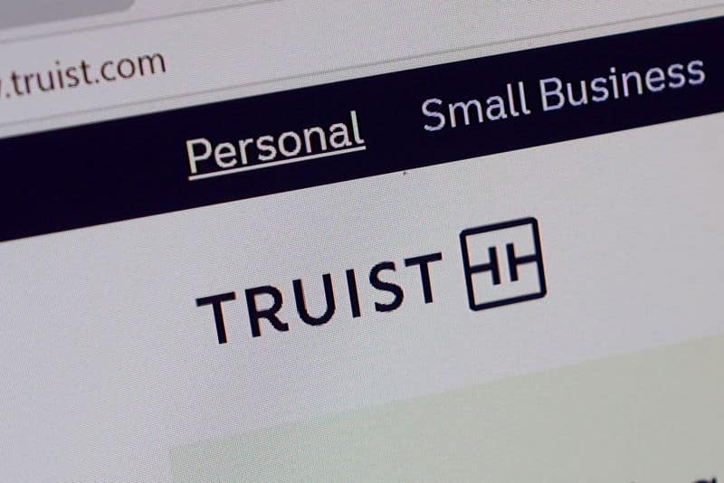 Truist quarterly profit rises on investment banking and trading strength