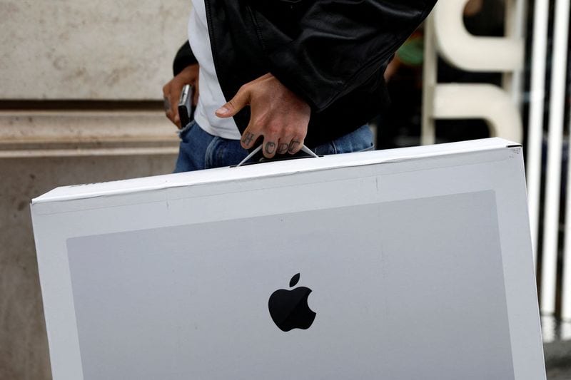 Apple nears Nvidia in race for world's most valuable company