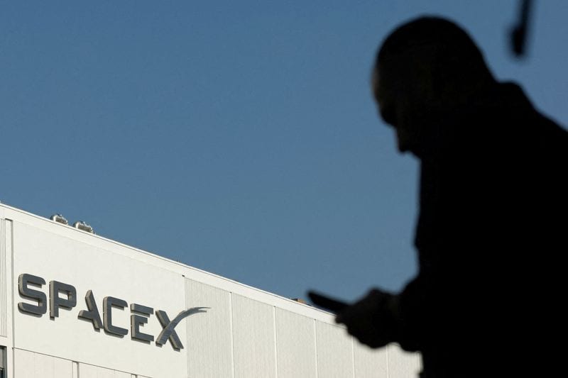 SpaceX in talks to provide Pentagon with AI computing power