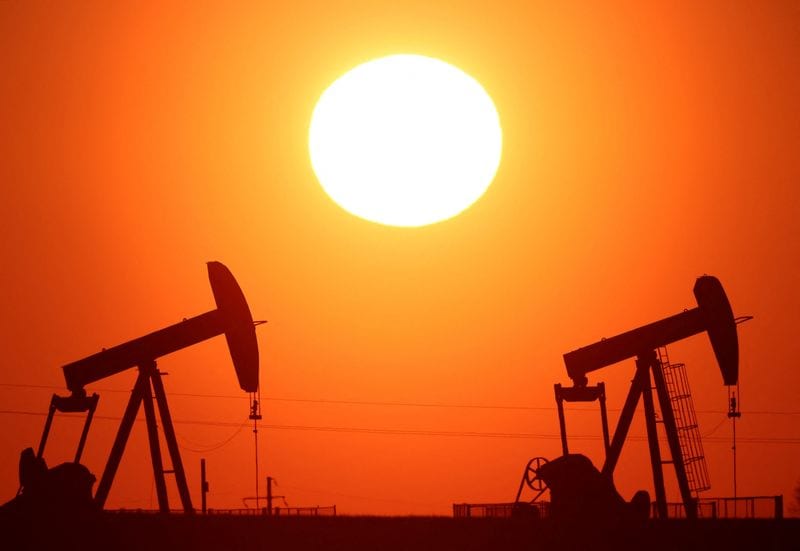 Oil Prices Top $90 as Iran Threatens New Chokepoints