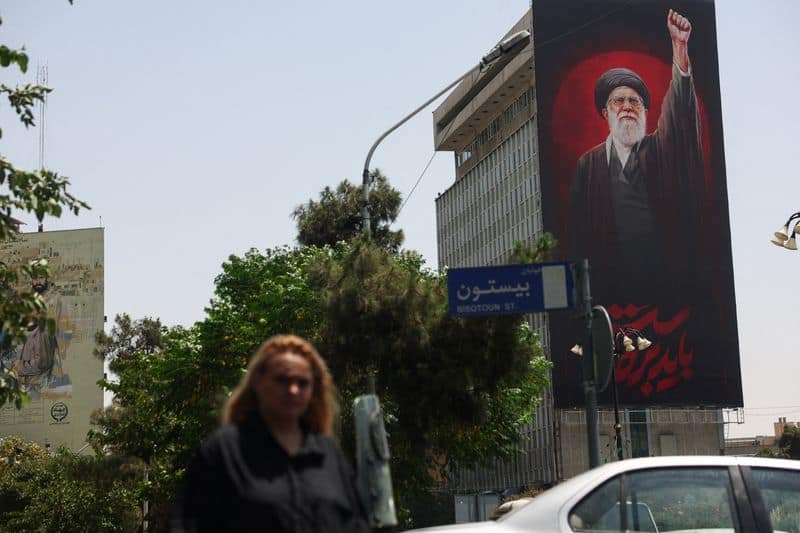 Iran Weighs Options Amid Escalating Strait of Hormuz Strikes and US Pressure