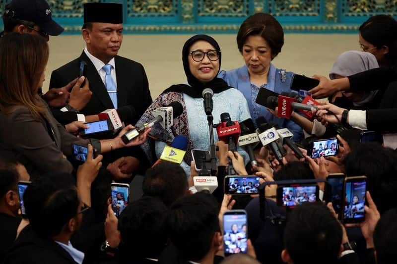 Head of Indonesia's free meals agency resigns amid turmoil