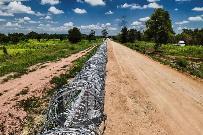Thailand builds border fence with Cambodia amid ongoing tensions