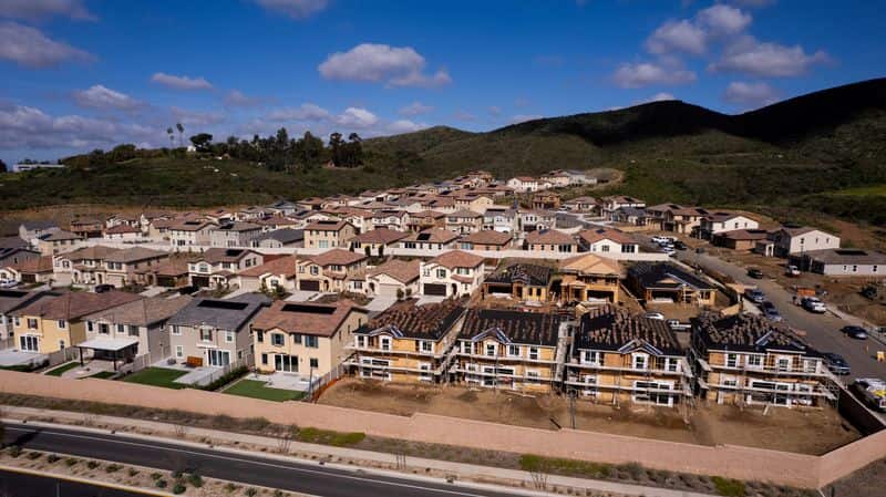 US 30-year mortgage rate hits 11-month high amid inflation fears