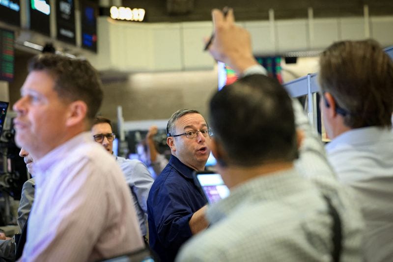 US Stock Futures Fall on Big Tech Earnings, Oil Rallies