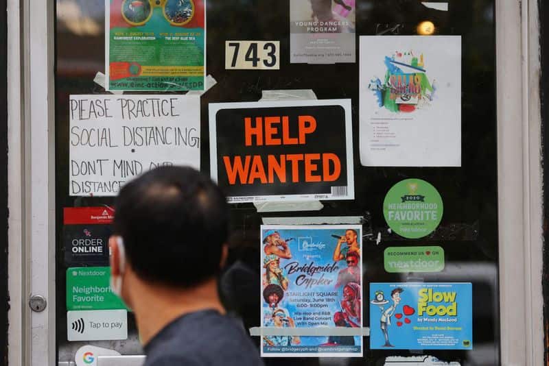 US Initial Jobless Claims Fall to Lowest Level Since 1969