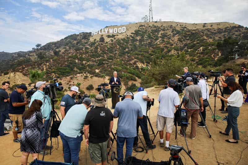 Judge pauses Paramount-Warner Bros deal through August 17