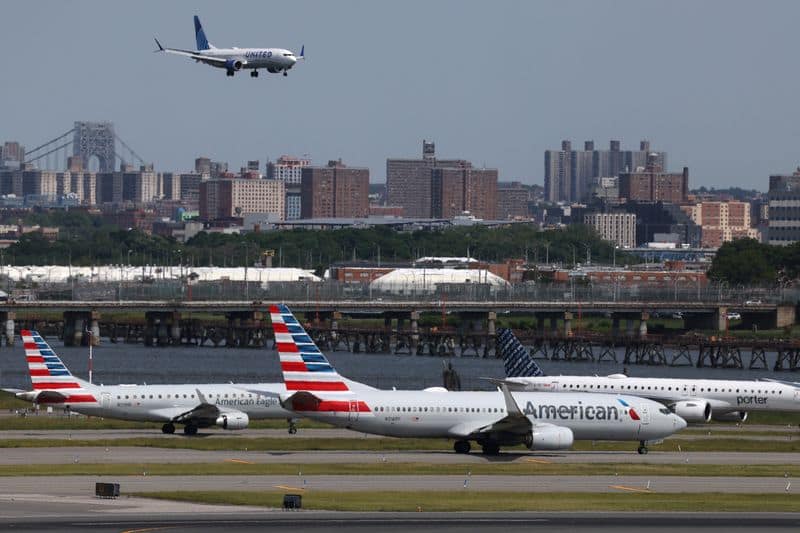 US offers $2.2B in rebates for airlines to upgrade altimeters amid 5G concerns