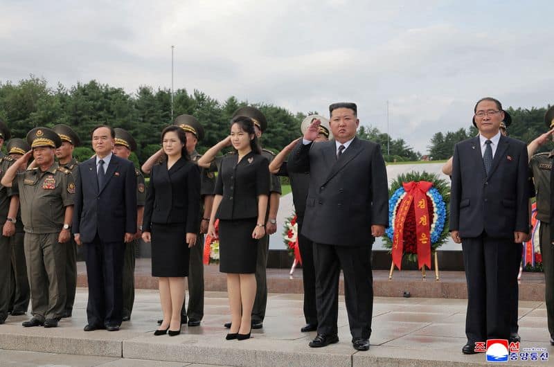 Kim Jong Un marks Korean War anniversary with daughter