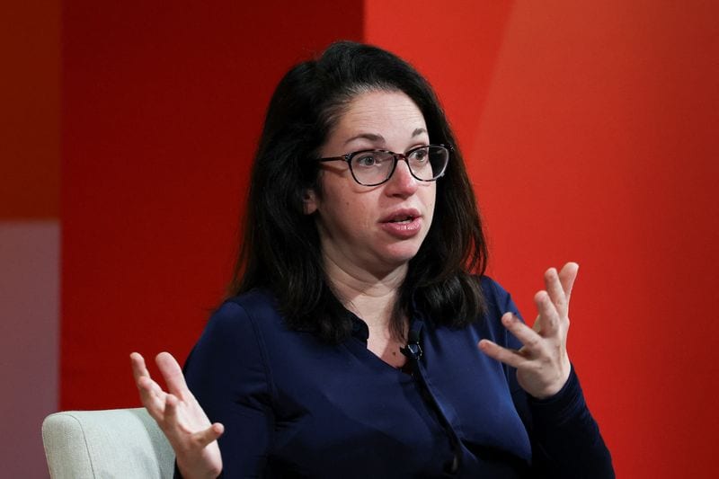 Bridgewater CIOs: Government AI Engagement Creates Investor Uncertainty