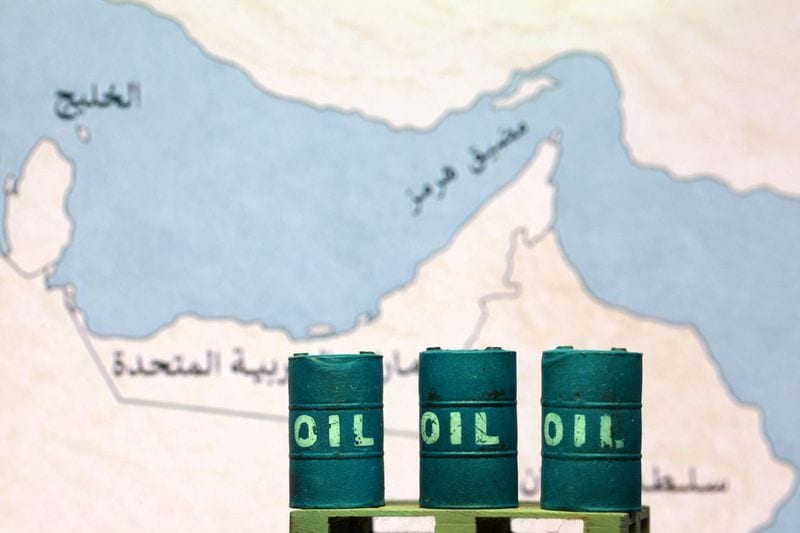 Oil Prices Fall 1% Amid Hopes for Iran Diplomacy, Easing Red Sea Tensions