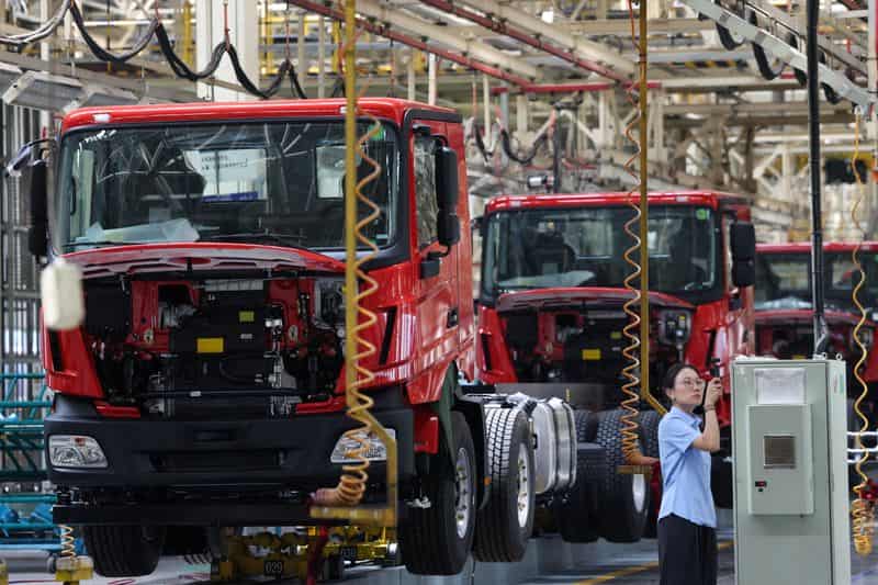 China's high-tech hubs lead uneven economic growth