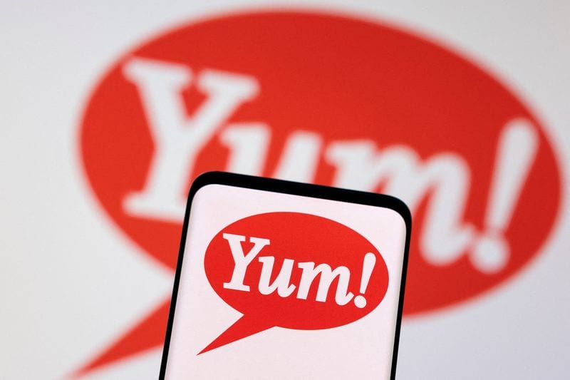 Yum Brands beats profit estimates as Taco Bell faces outbreak concerns