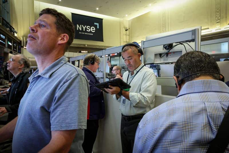 US stock futures extend gains after mixed economic data