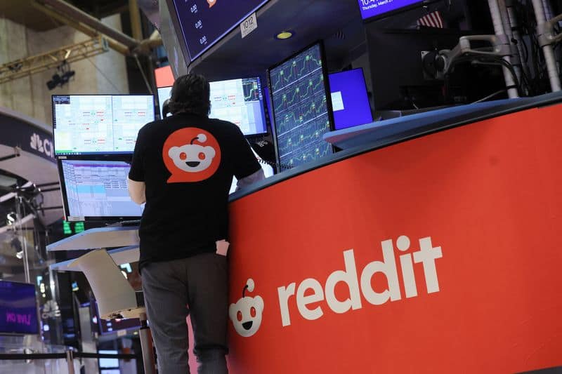 Reddit forecasts Q3 revenue above estimates, citing ad tool success