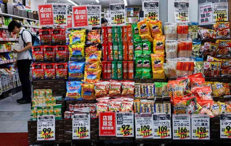 US labor costs rise more than expected; inflation fears linger